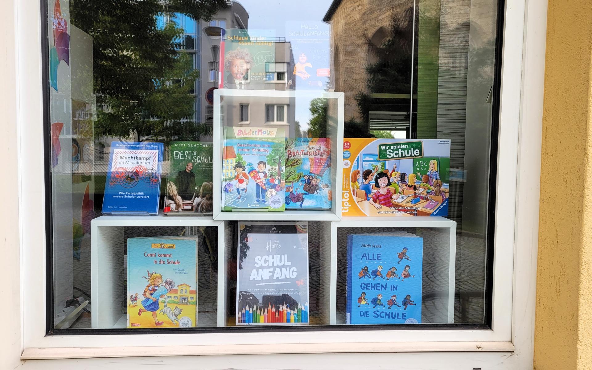 Foto der Bücherei Auslage